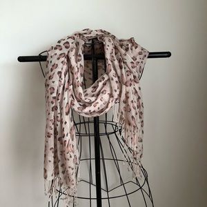 Pink leopard scarf